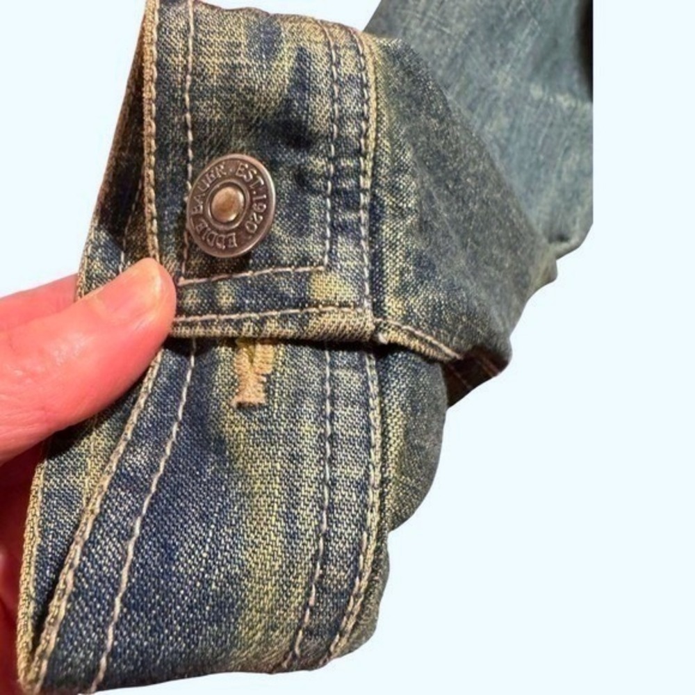 Eddie Bauer True Vintage L 90's 100% Cotton Denim Distressed Trucker Jacket - Picture 10 of 15